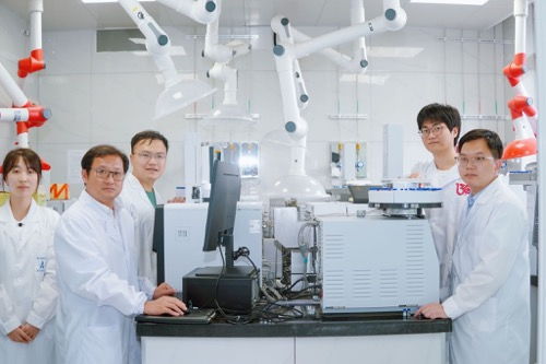 我國科研團隊首創程序化交流電合成新技術，為新興能源技術研發注入新動能